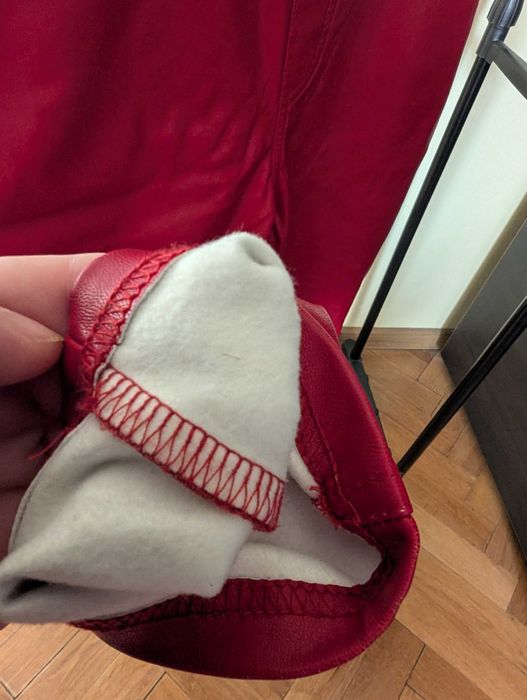 Яскраві червоні шкіряні штани 38-40