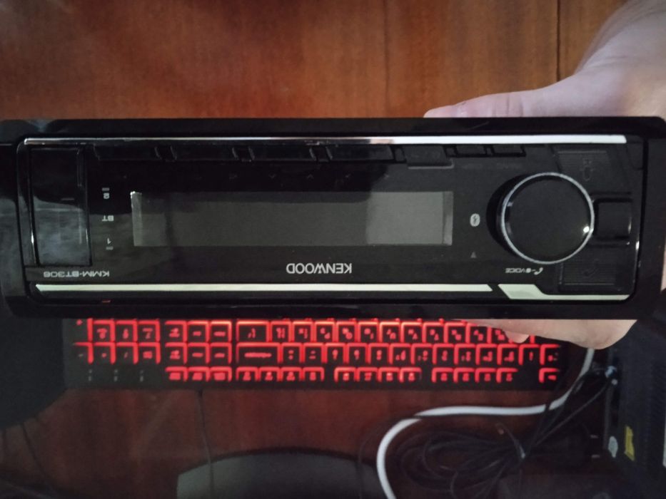 Магнитола Kenwood kmm-bt306