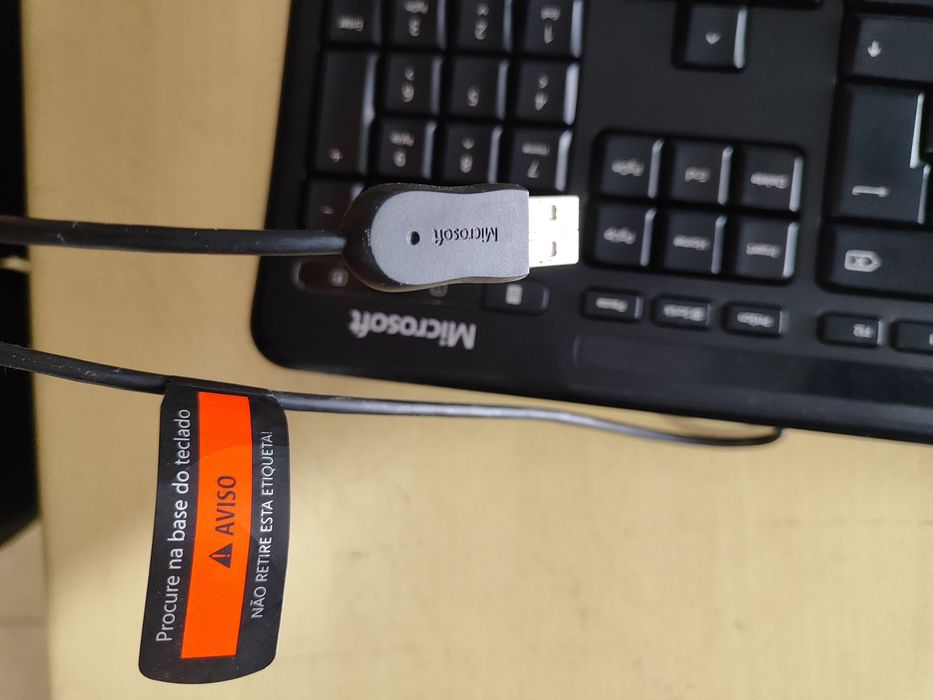 Teclado com Fio Microsoft Wired Keyboard 600