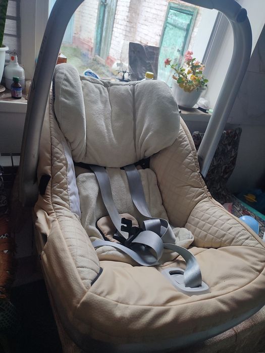 Продам автокрісло (автолюльку)