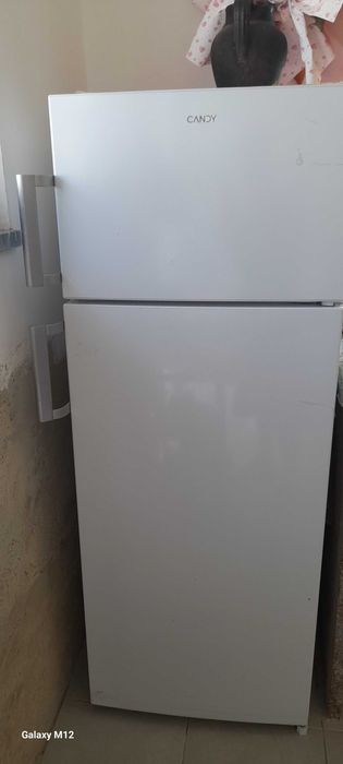 Vendo geladeira forno semi novo e maquina de lavar ropa todo semi novo