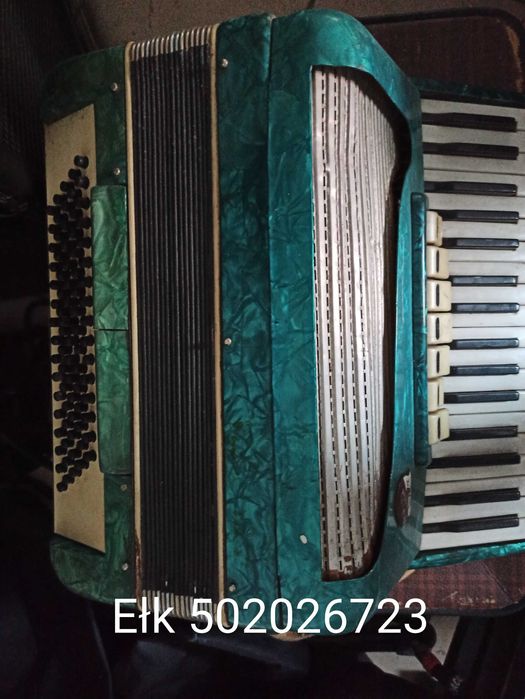 akordeon MUZA 80 basów zielony  bez futerału