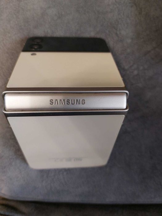 Samsung Galaxy z flip 3 5g Розбитий екран!