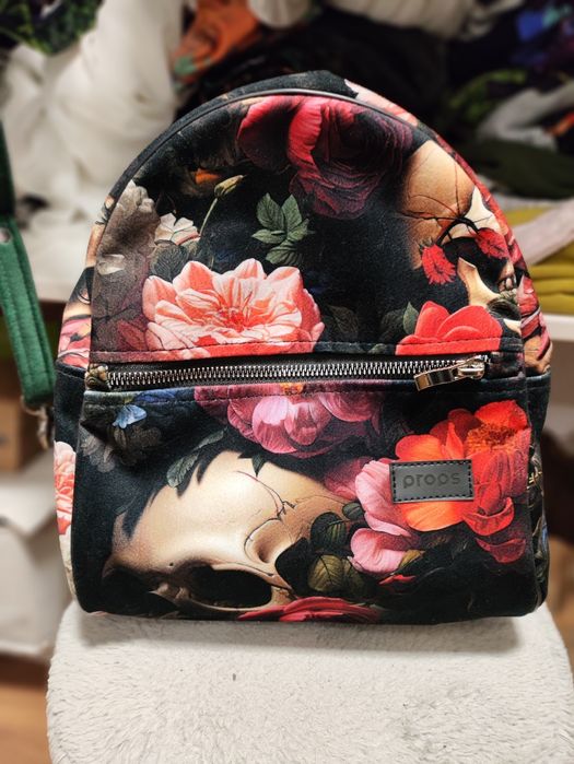 Plecak mroczna elegancja Props jak nowy