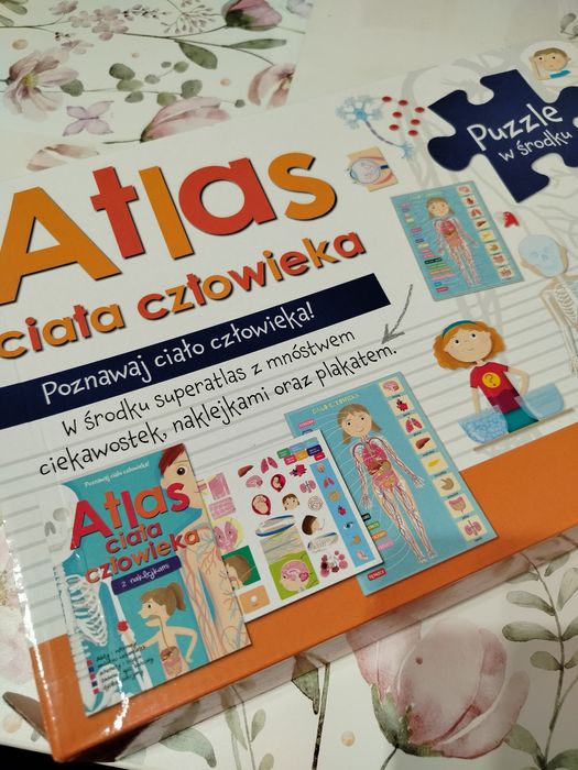 Puzzle i atlas ciało człowieka