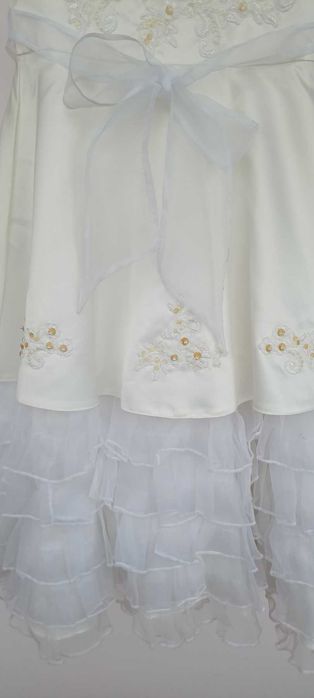 Нарядное белое платье для девочки 8–9 лет