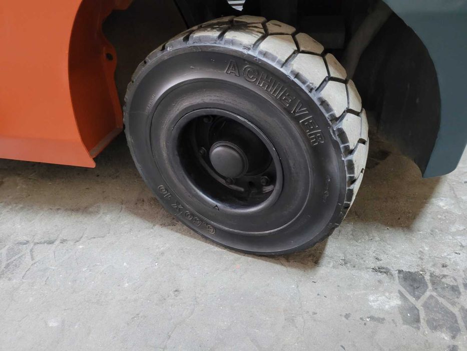 Навантажувач вилковий, дизельний 3 тонни
Toyota 02-8FDF30