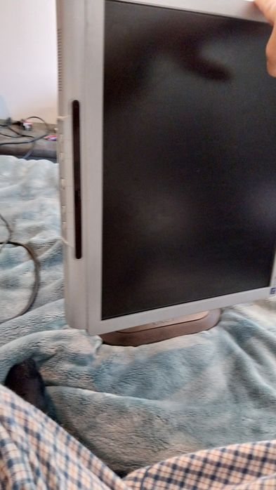Monitor Acer 17” LCD (fonte vendida separadamente)com cabo VGA e com a