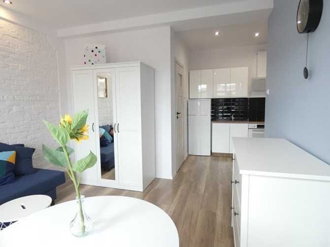 Wynajmę funkcjonalne 2 pokoje, Smolenia 27, BRAK PROWIZJI