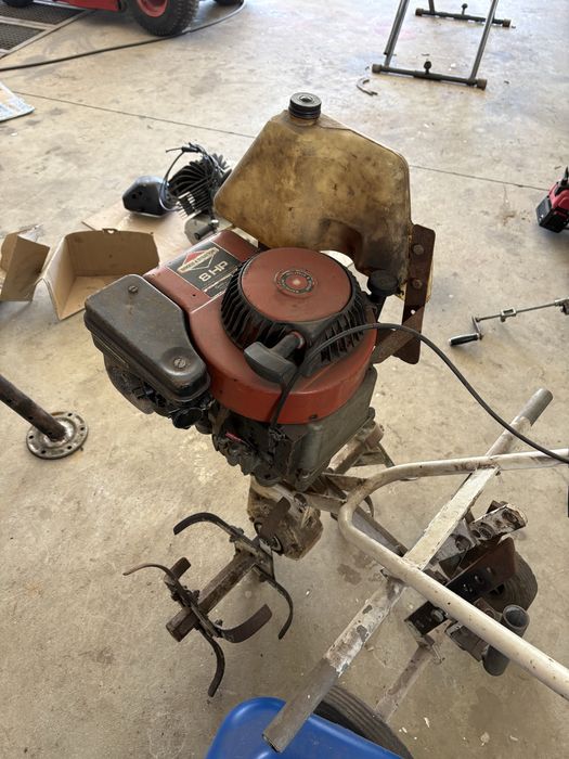 Moto enxada Briggs & Stratton