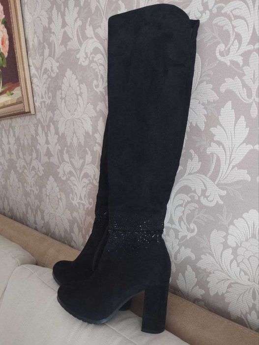 Замшеві чоботи 37 р.