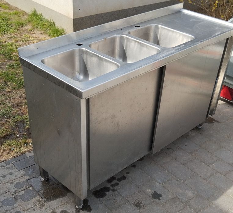 Szafka nierdzewna.