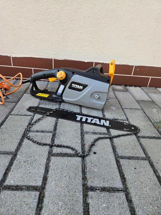 Pilarka elektryczna Titan TTL758CHN 2000 W 40cm