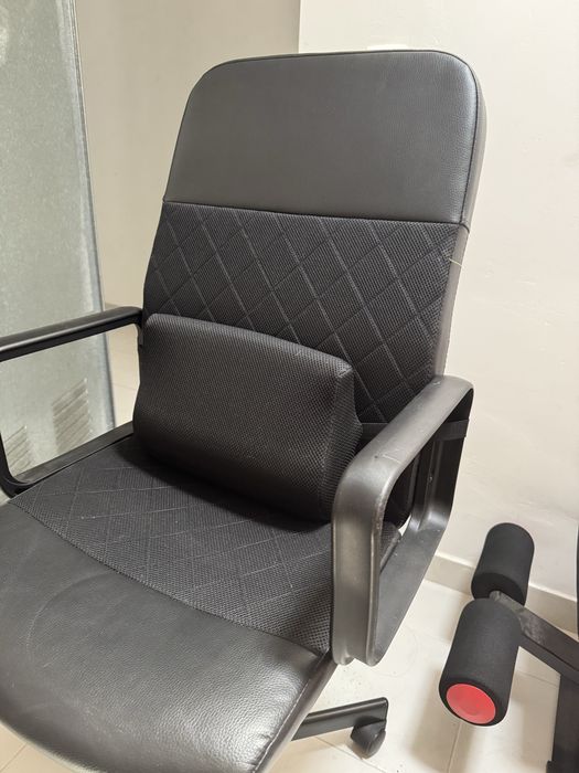 Cadeira de Escritório IKEA + Almofada Lombar