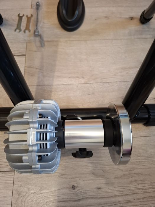 Trenażer  rowerowy  czarny Sportnee  NOWY