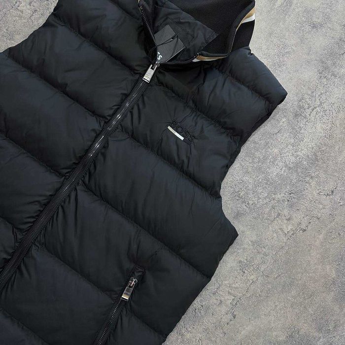 Чорна чоловіча зимова жилетка HUGO BOSS