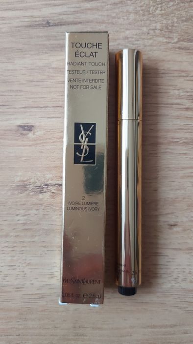 YSL Touche Eclat Radiant Touch nr 2 Ivory lumiere 2,5 ml