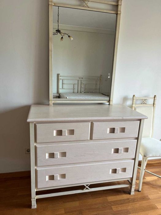 Mobilia de quarto como nova