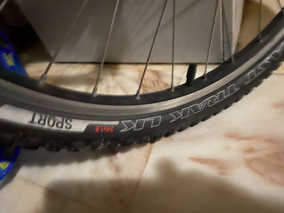 Bicicleta Specialized SR SUNTOUR