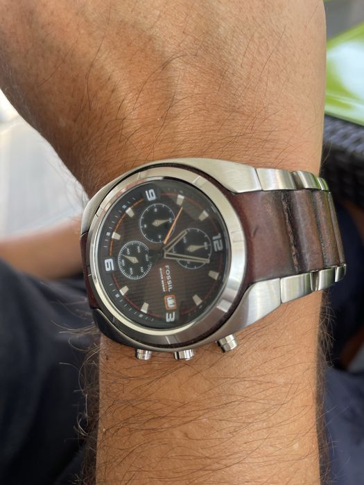 Relógio Fossil castanho e cromado