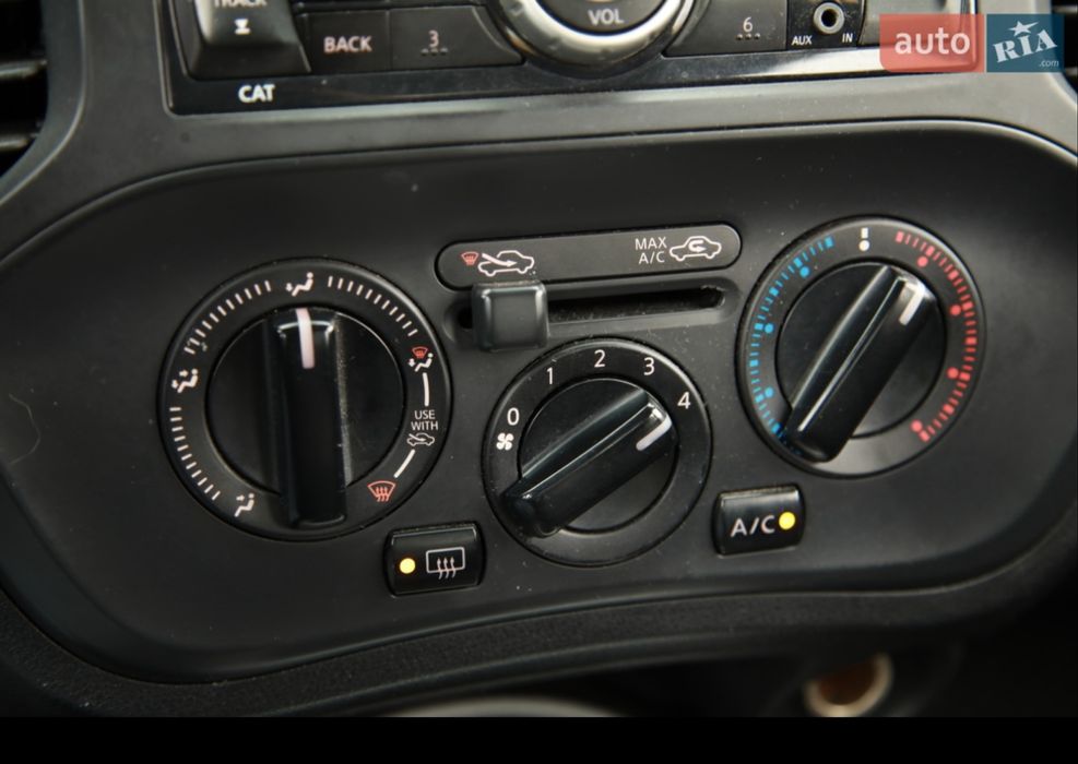 Nissan juke 2014 год