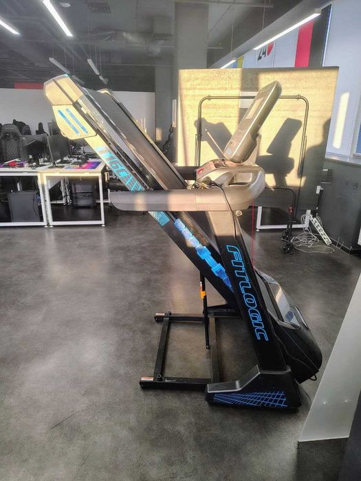 Бігова доріжка FitLogic T16C