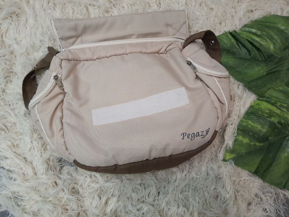 Бежевая сумка на коляску для мамы