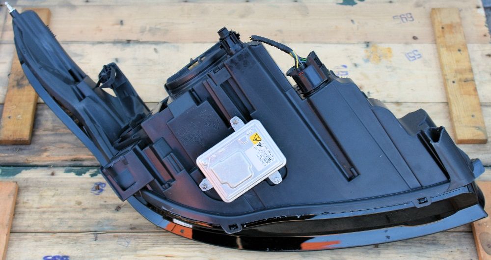 Lampa Xenon Led Lewa Range Rover Vogue L405 od 2013r. EU
