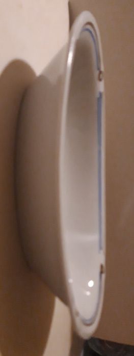 Недорого продаю салатницу.