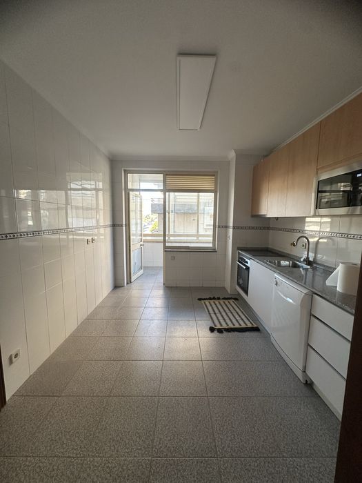 Apartamento T2+1 com lugar de garagem
