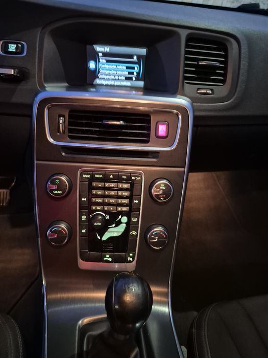 Volvo V60 D2  1.6d drive Momentum  carrinha Nacional
