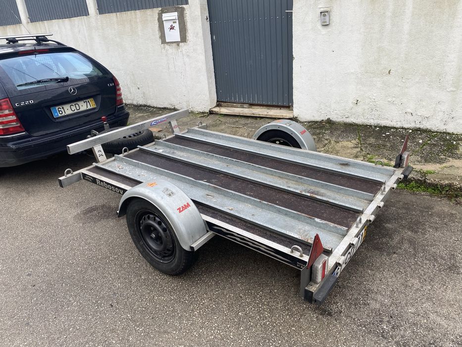 Atrelado motas Rebosov