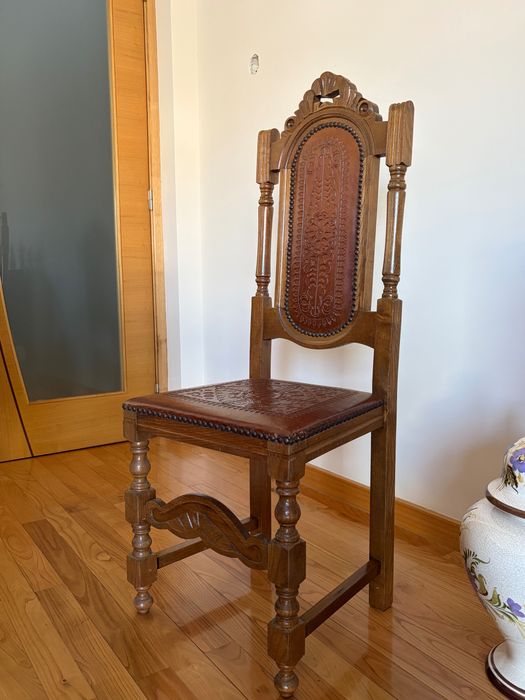 Conjunto de Jantar em Madeira - Seis Cadeiras (6) + Mesa