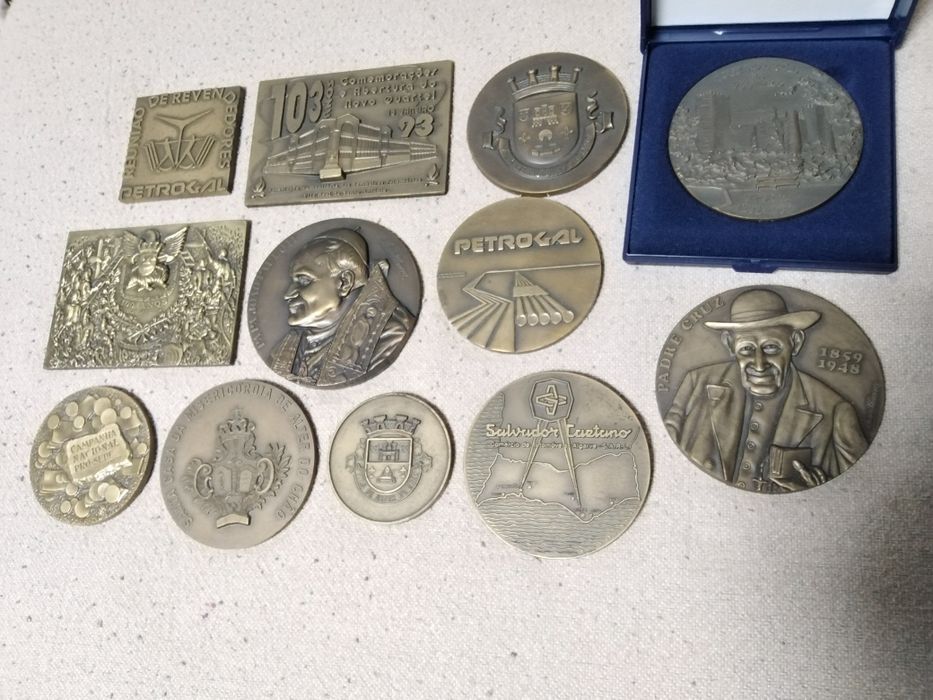 12 Medalhas em Bronze