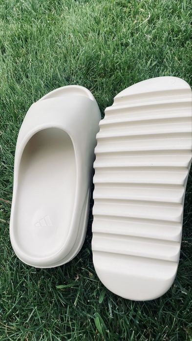 Addidas yeeze slide