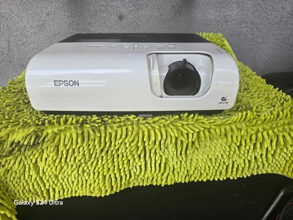 projektor epson emp s52