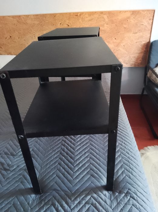 Conjunto de mesas cabeceira preta