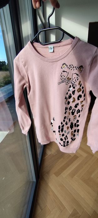 Sweterek lampart leopard pudrowy róż cekiny srebrne złote TU