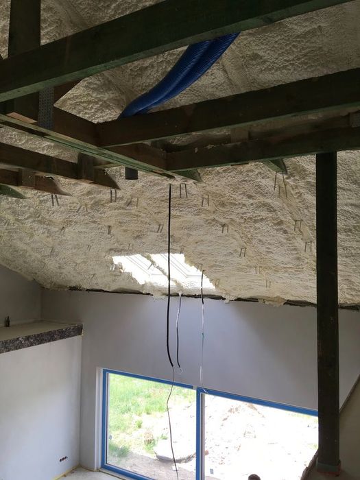 Ocieplenie poddasza, ocieplenie pianą PUR, izolacja natryskowa