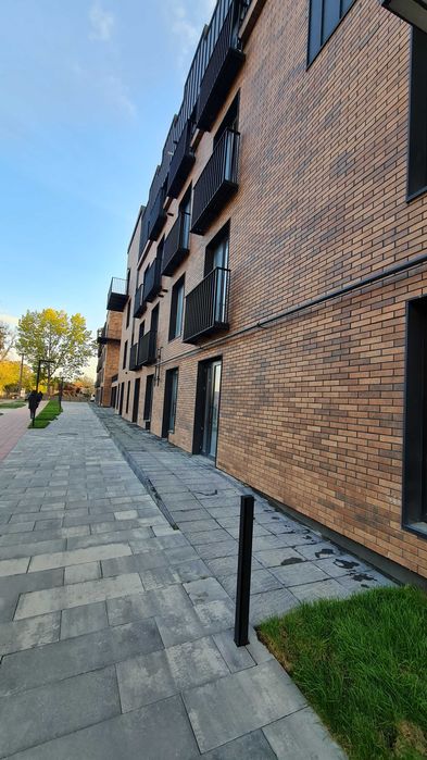 Оренда комерційного приміщення 1-ша лінія, фасадне, ЖК 12