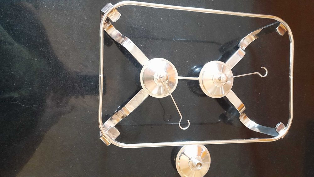 Lamp-based warming stand for serving dishes438169739681474561