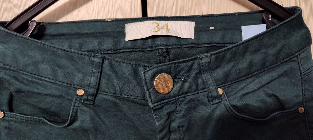 Spodnie dżinsowe ZARA r. 34 butelkowa zieleń