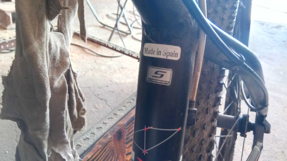 Conjunto de bicicleta de BTT e de estrada