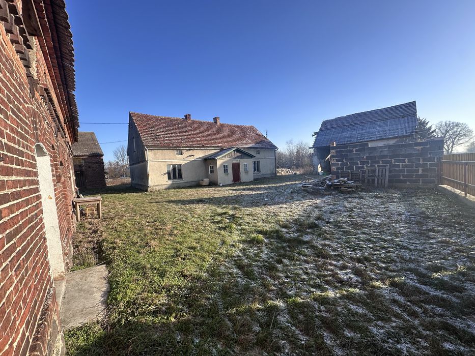 Dom , siedlisko z działką