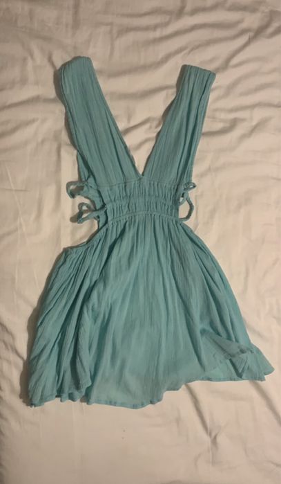 vestido de praia azul turquesa