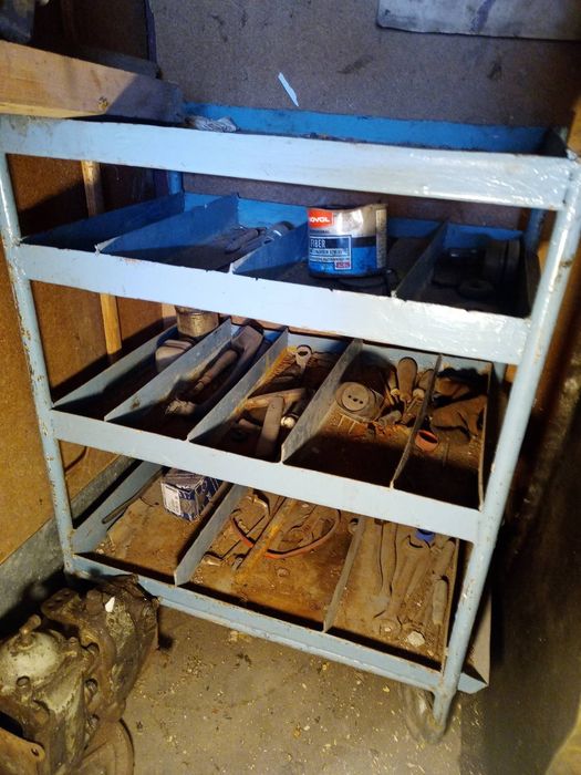 Тележка для інструментів