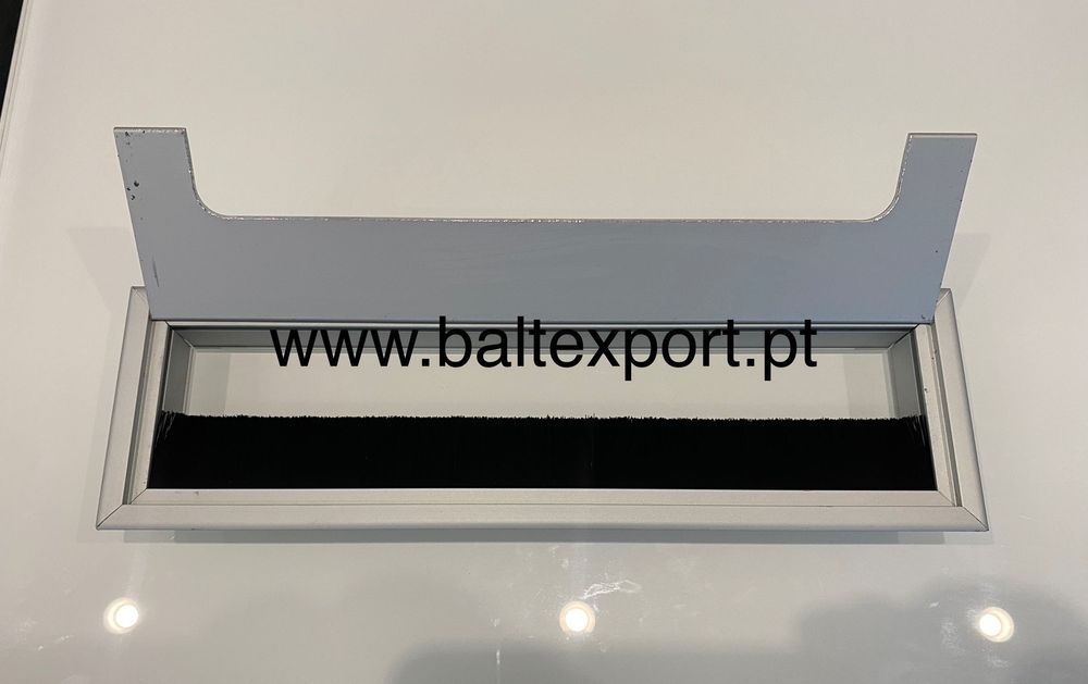 Passa Fios Retangular em Alumínio para Encaixar no Tampo Móvel Novo