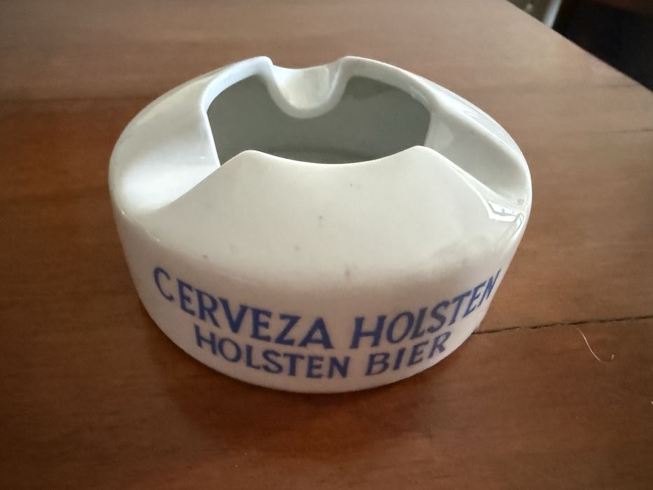 Cinzeiro com publicidade de cerveja alemã para colecionador: