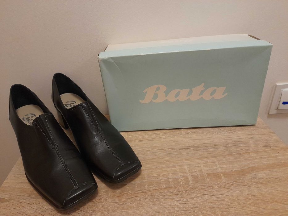 Buty półbuty damskie BATA.