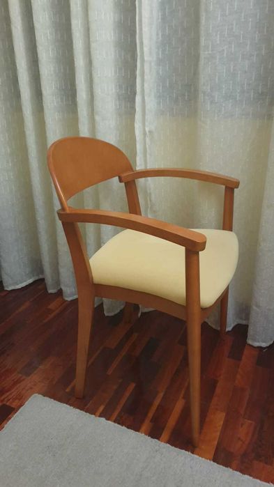 Cadeira Maciça em Madeira Faia com Assento/Almofada em Veludo Amarelo - Para Secretária/Escrivaninha ou para Decorar um Quarto